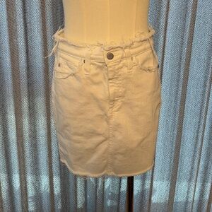 AG “The Vera” White Denim Mini Skirt – Size 24
